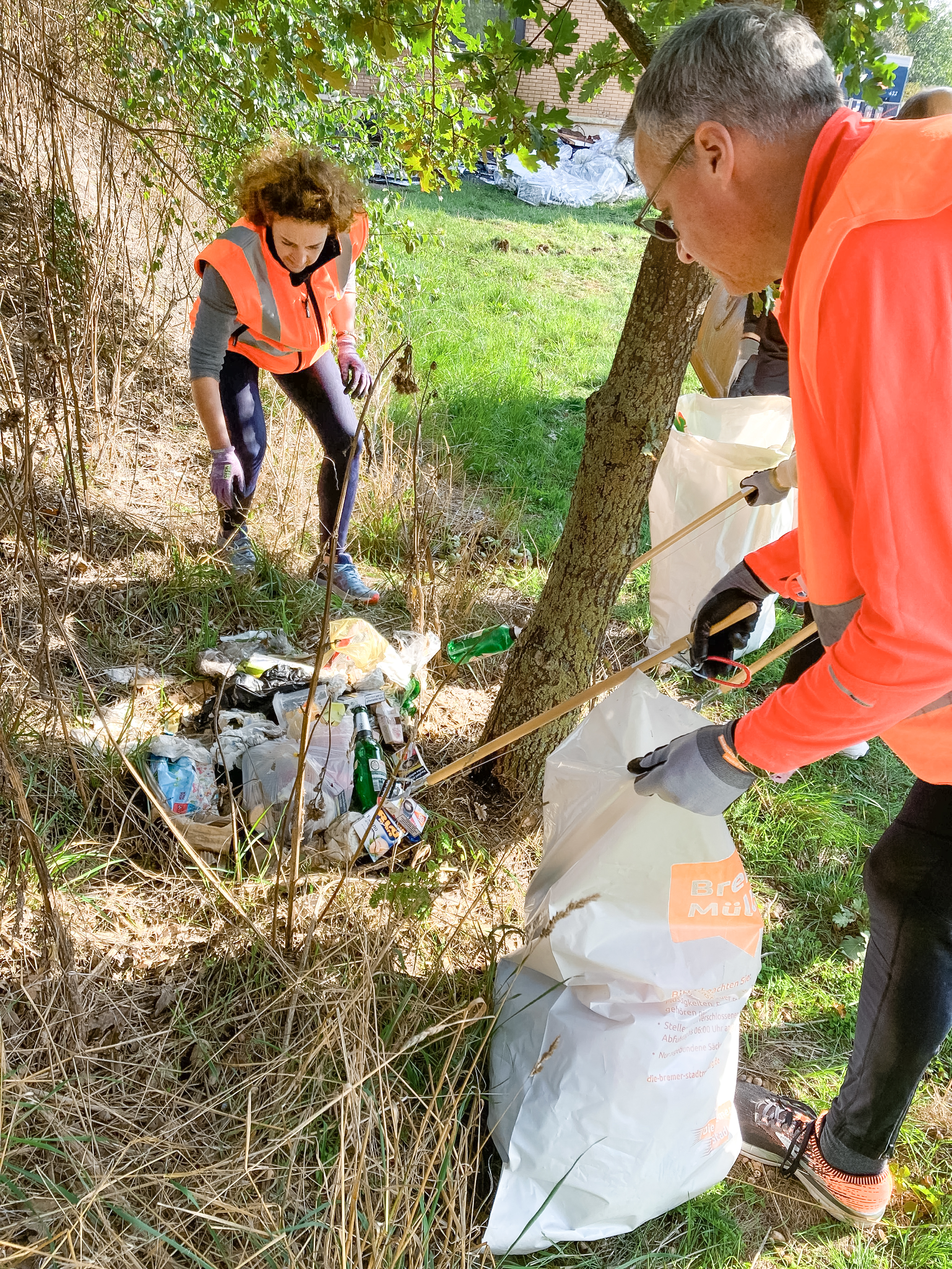 BLG-Mitarbeiter beim Plogging-Event